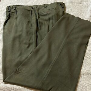 Tommy Bahama 100% silk pleaded pants. Size 42.